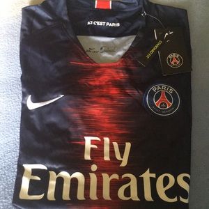 Men’s soccer ⚽️ shirt.